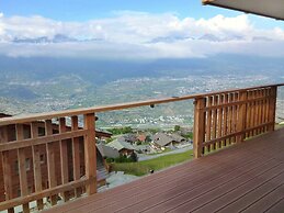 Luxury Apartment with Hot Tub in Veysonnaz