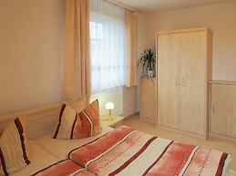 Modernes Apartment in Kuehlungsborn mit Garten