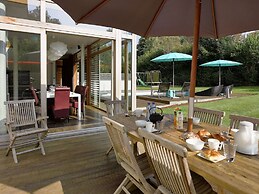 Villa White in Spa With Pool