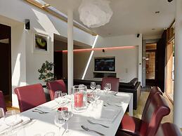 Villa White in Spa With Pool