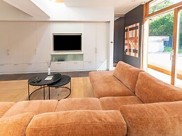 Villa White in Spa With Pool