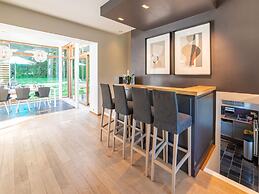 Villa White in Spa With Pool