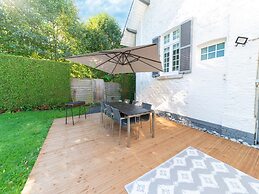 Villa White in Spa With Pool