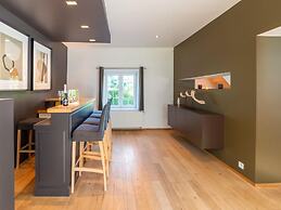 Villa White in Spa With Pool