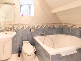 Villa White in Spa With Pool