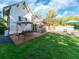 Villa White in Spa With Pool