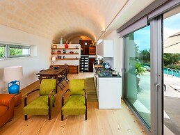 Belvilla by OYO La Villa