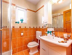 Apartment in Kvarner With Bubble Bath