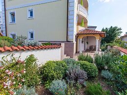 Apartment in Kvarner With Bubble Bath