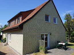 Geraeumige Ferienwohnung mit Garten