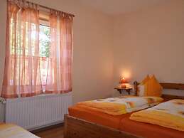 Geraeumige Ferienwohnung mit Garten