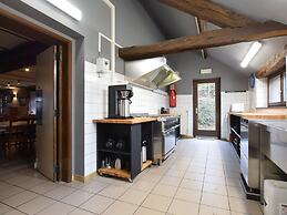 Alluring Farmhouse in Lavacherie with Hot Tub