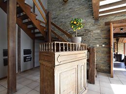 Alluring Farmhouse in Lavacherie with Hot Tub