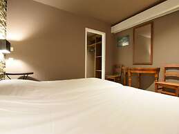 Alluring Farmhouse in Lavacherie with Hot Tub