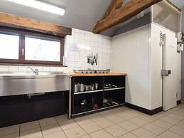 Alluring Farmhouse in Lavacherie with Hot Tub