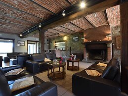 Alluring Farmhouse in Lavacherie with Hot Tub