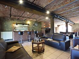 Alluring Farmhouse in Lavacherie with Hot Tub