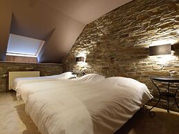 Alluring Farmhouse in Lavacherie with Hot Tub