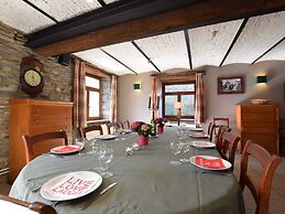 Alluring Farmhouse in Lavacherie with Hot Tub