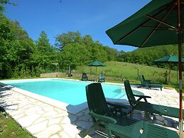Holiday House with Pool & Large Garden Overlooking Lake near Tuscany