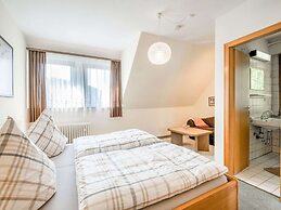 Large Holiday Apartment near Willingen with Private Garden & Terrace