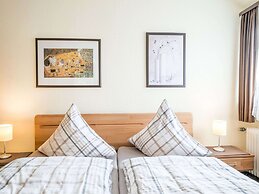 Large Holiday Apartment near Willingen with Private Garden & Terrace