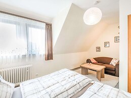 Large Holiday Apartment near Willingen with Private Garden & Terrace