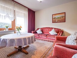 Large Holiday Apartment near Willingen with Private Garden & Terrace