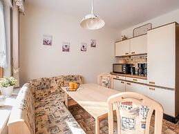 Large Holiday Apartment near Willingen with Private Garden & Terrace