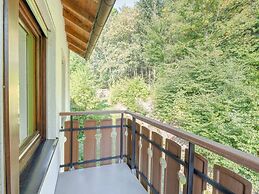 Large Holiday Apartment near Willingen with Private Garden & Terrace