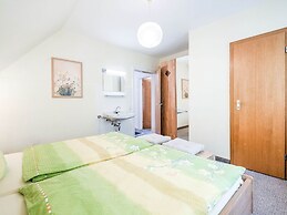 Large Holiday Apartment near Willingen with Private Garden & Terrace