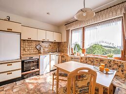 Large Holiday Apartment near Willingen with Private Garden & Terrace