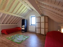 Charming Holiday Home in Humain With Private Garden