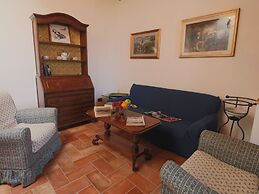 Farmhouse in Arbia Asciano With Pool