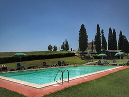 Farmhouse in Arbia Asciano With Pool