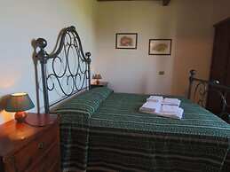 Farmhouse in Arbia Asciano With Pool