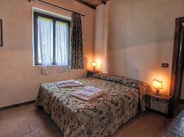 Farmhouse in Arbia Asciano With Pool