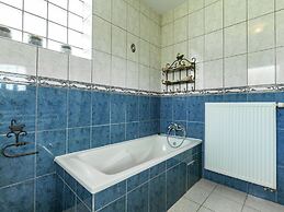 Holiday Home in Ploegsteert With a Garden