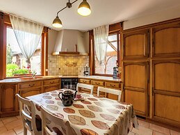 Holiday Home in Ploegsteert With a Garden