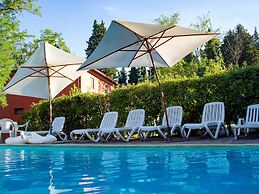 Apartment With Swimming Pool in Ghizzano Italy