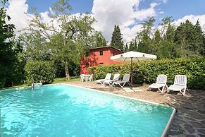 Apartment With Swimming Pool in Ghizzano Italy