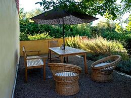 Apartment With Swimming Pool in Ghizzano Italy