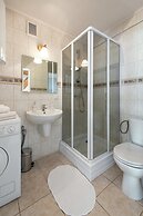 Modern and Cosy Apartment Near Krakow's Old Town