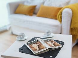 Modern and Cosy Apartment Near Krakow's Old Town