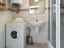 Modern and Cosy Apartment Near Krakow's Old Town