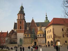 Modern and Cosy Apartment Near Krakow's Old Town