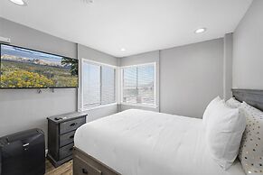 Balboa Condos by ELVR