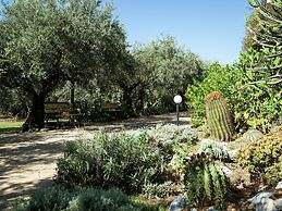 Sun-drenched Estate Close to Sciacca Near the Beach