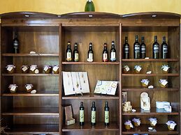 Sun-drenched Estate Close to Sciacca Near the Beach