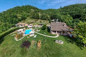 Family Cottage in Cagli With Pool
